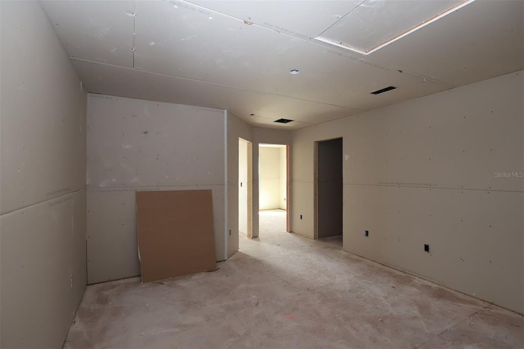 Image 5 of property listing at 4164 CAMPSITE LOOP, Orlando, FL 32824