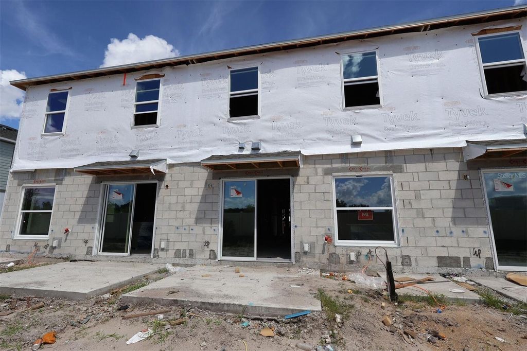 Image 8 of property listing at 4164 CAMPSITE LOOP, Orlando, FL 32824