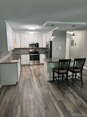 3082 S Wheeling Way 211, Aurora, CO 80014