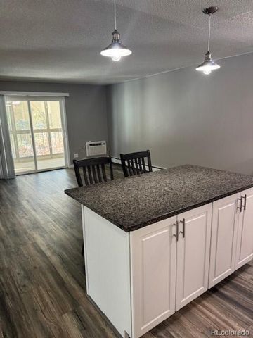 3082 S Wheeling Way 211, Aurora, CO 80014