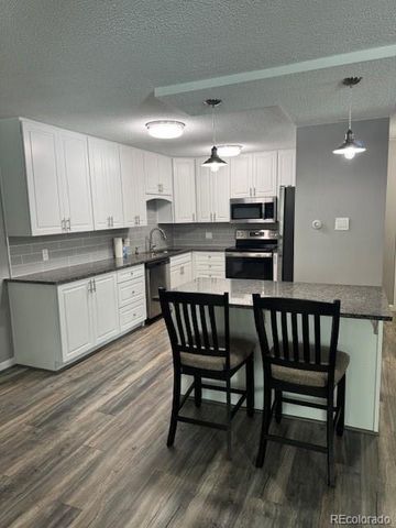 3082 S Wheeling Way 211, Aurora, CO 80014