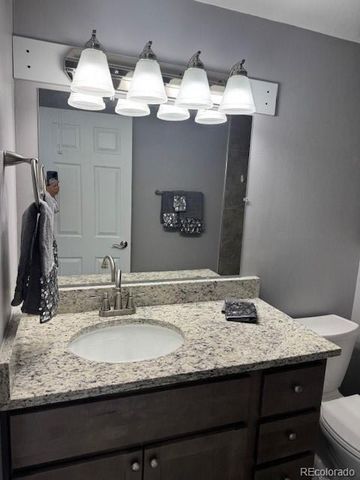 3082 S Wheeling Way 211, Aurora, CO 80014