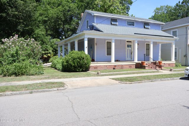 210 N Harvey Street, Washington, NC 27889