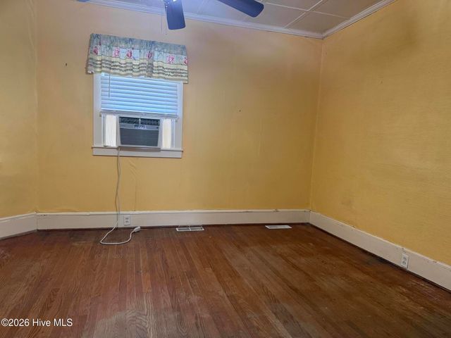 210 N Harvey Street, Washington, NC 27889