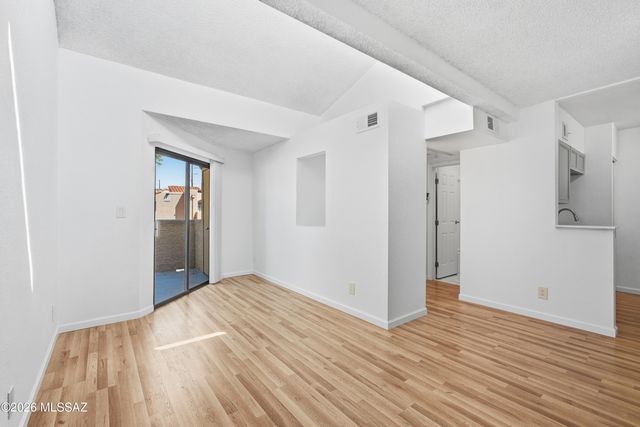 1745 E Glenn St Apt 203, Tucson, AZ 85719