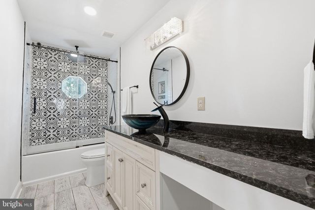 915 WINSTEAD ST, Great Falls, VA 22066