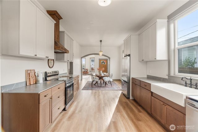 915 Eklund Avenue, Hoquiam, WA 98550