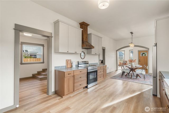 915 Eklund Avenue, Hoquiam, WA 98550