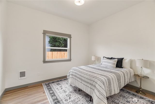 915 Eklund Avenue, Hoquiam, WA 98550