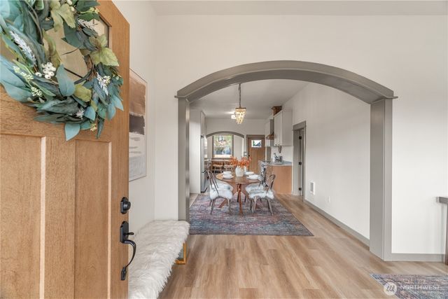 915 Eklund Avenue, Hoquiam, WA 98550