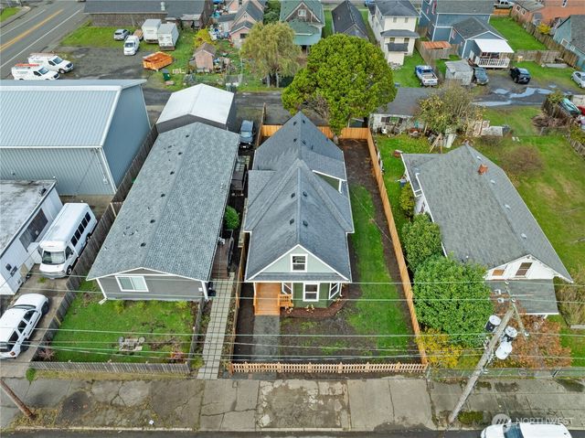915 Eklund Avenue, Hoquiam, WA 98550