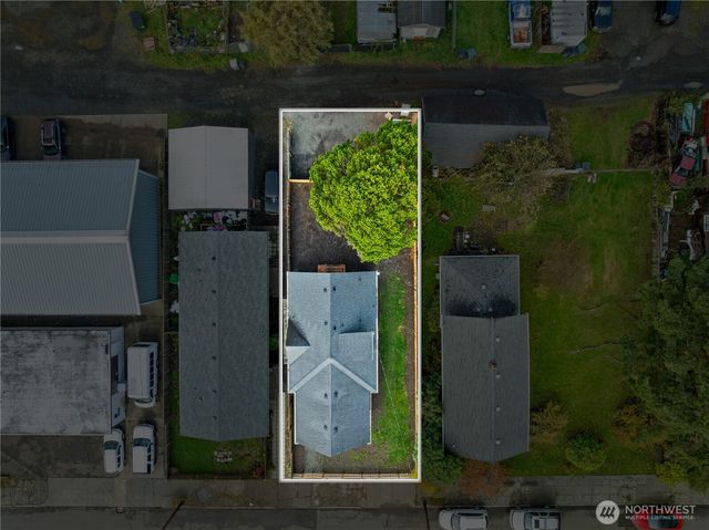 915 Eklund Avenue, Hoquiam, WA 98550