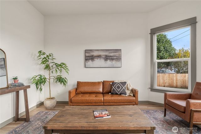 915 Eklund Avenue, Hoquiam, WA 98550