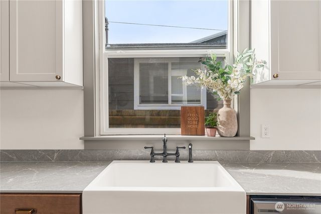 915 Eklund Avenue, Hoquiam, WA 98550