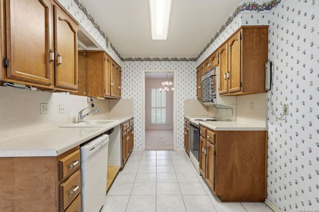 10315 Luzon Dr, San Antonio, TX 78217