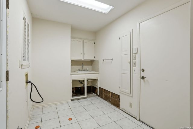 10315 Luzon Dr, San Antonio, TX 78217