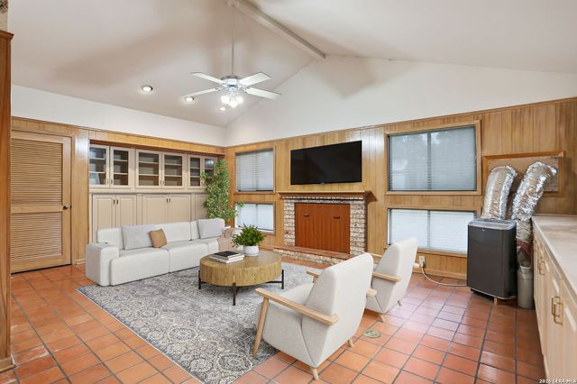 10315 Luzon Dr, San Antonio, TX 78217