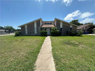 1801 Atascosa Dr, Portland, TX 78374