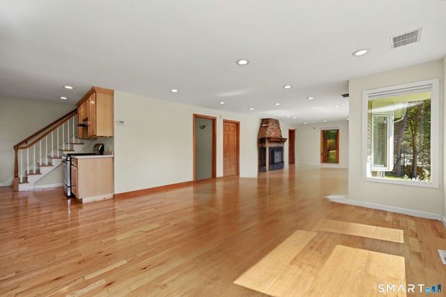 40 Manitook Drive, Oxford, CT 06478