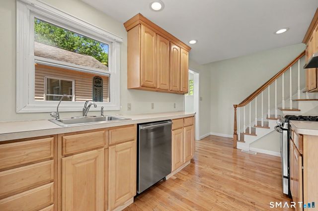 40 Manitook Drive, Oxford, CT 06478