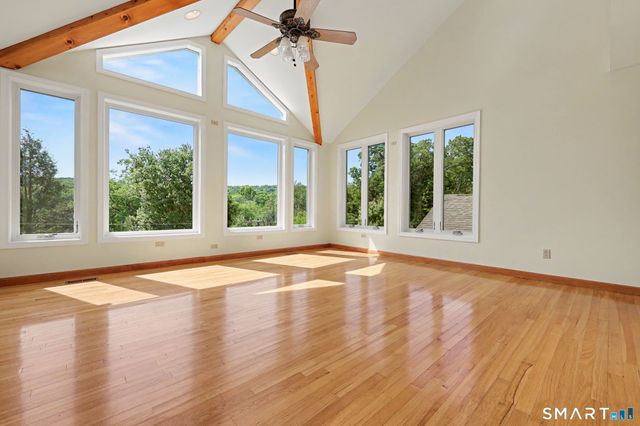 40 Manitook Drive, Oxford, CT 06478