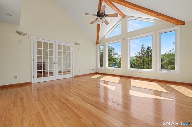40 Manitook Drive, Oxford, CT 06478