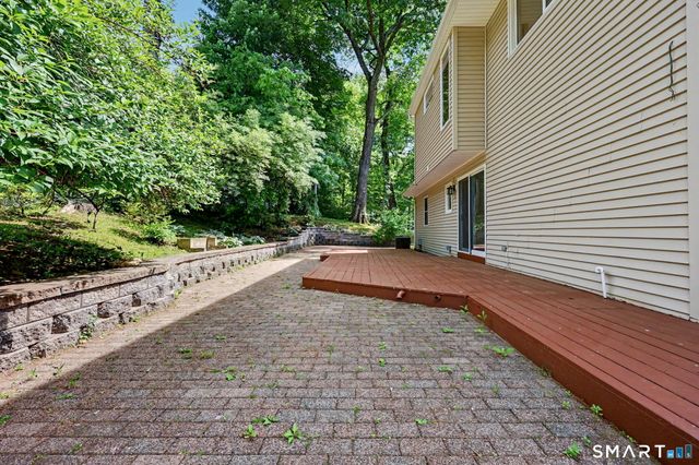 40 Manitook Drive, Oxford, CT 06478