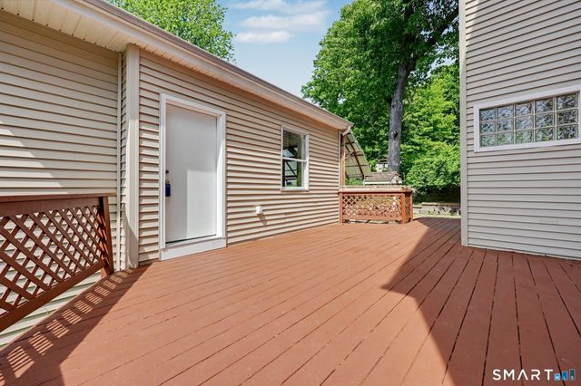 40 Manitook Drive, Oxford, CT 06478