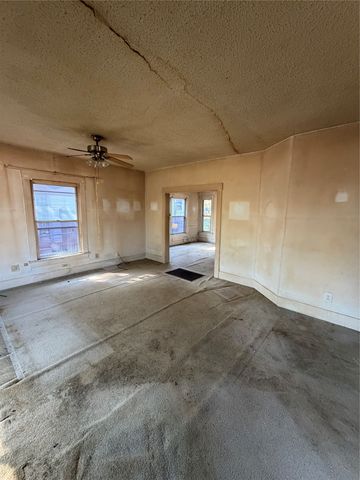 619 W Owing Street, Denison, TX 75020