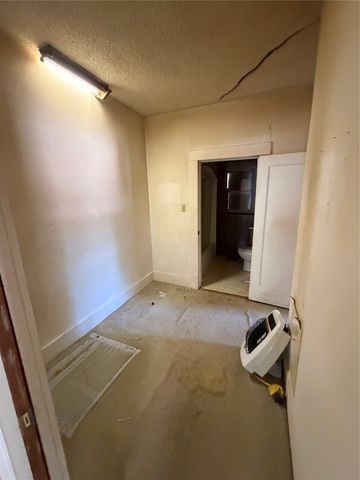 619 W Owing Street, Denison, TX 75020