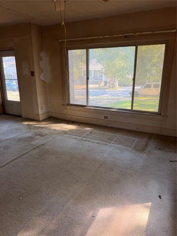 619 W Owing Street, Denison, TX 75020