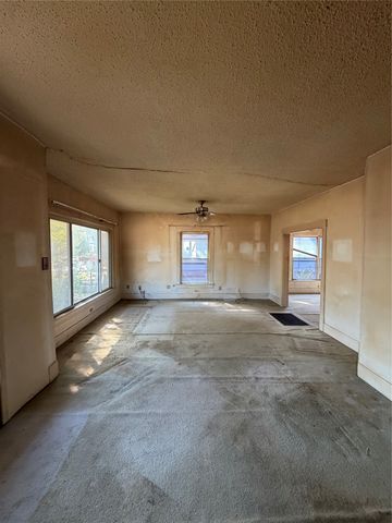 619 W Owing Street, Denison, TX 75020