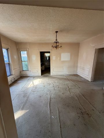 619 W Owing Street, Denison, TX 75020