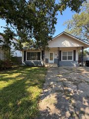 619 W Owing Street, Denison, TX 75020