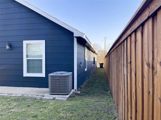 810 Thornton Carter Street, Mexia, TX 76667