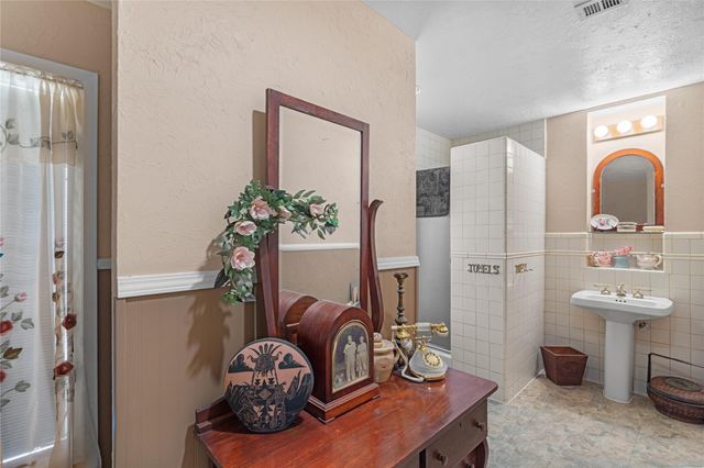 2521 Pickerton Drive, Deer Park, TX 77536