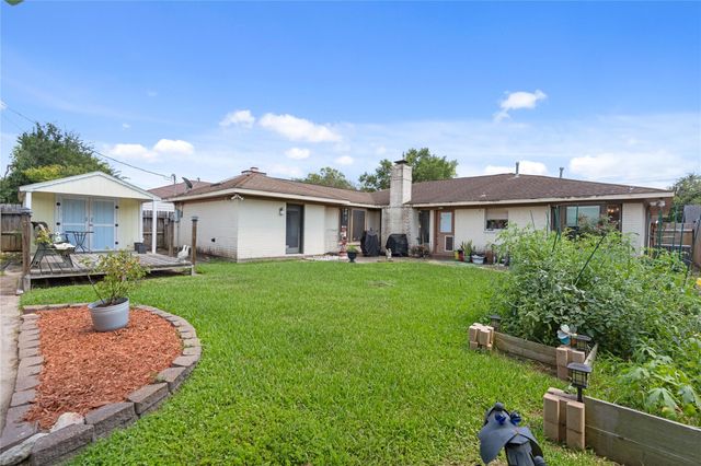 2521 Pickerton Drive, Deer Park, TX 77536