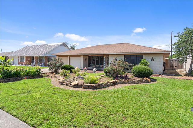 2521 Pickerton Drive, Deer Park, TX 77536