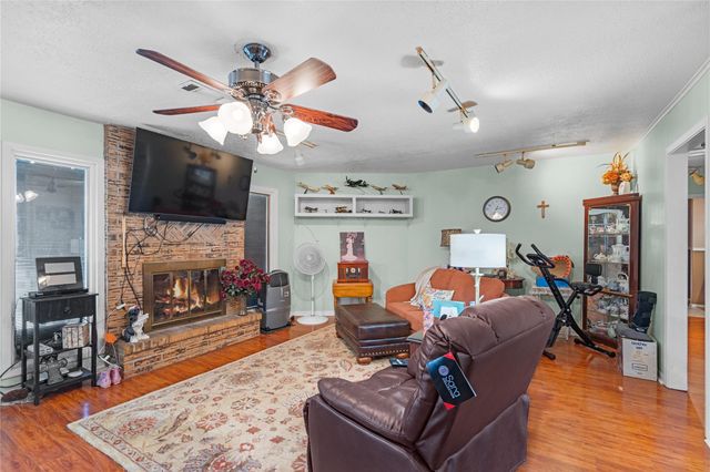 2521 Pickerton Drive, Deer Park, TX 77536