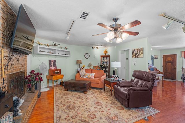 2521 Pickerton Drive, Deer Park, TX 77536