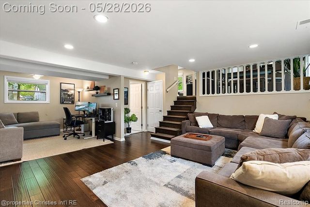 612 Royal Avenue, Royal Oak, MI 48073