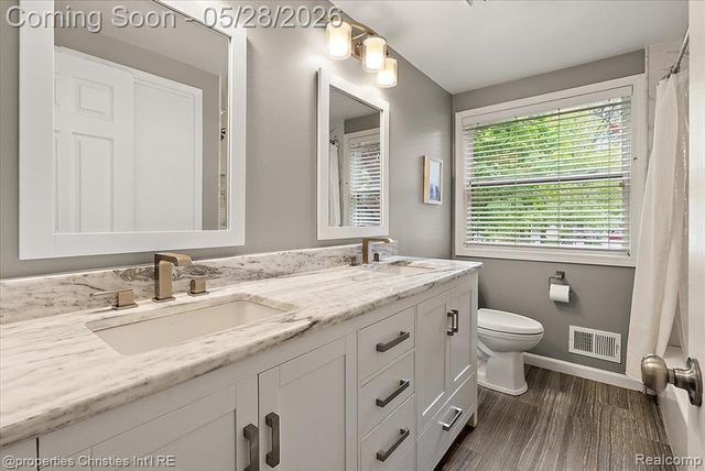 612 Royal Avenue, Royal Oak, MI 48073