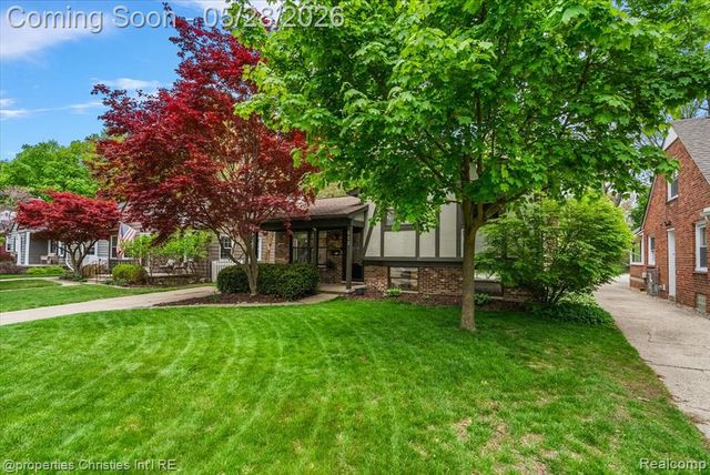 612 Royal Avenue, Royal Oak, MI 48073
