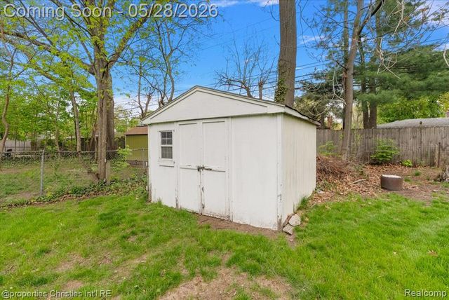 612 Royal Avenue, Royal Oak, MI 48073