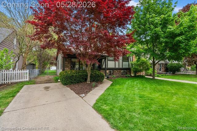 612 Royal Avenue, Royal Oak, MI 48073