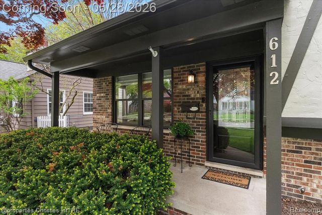 612 Royal Avenue, Royal Oak, MI 48073