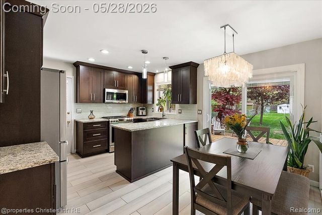 612 Royal Avenue, Royal Oak, MI 48073