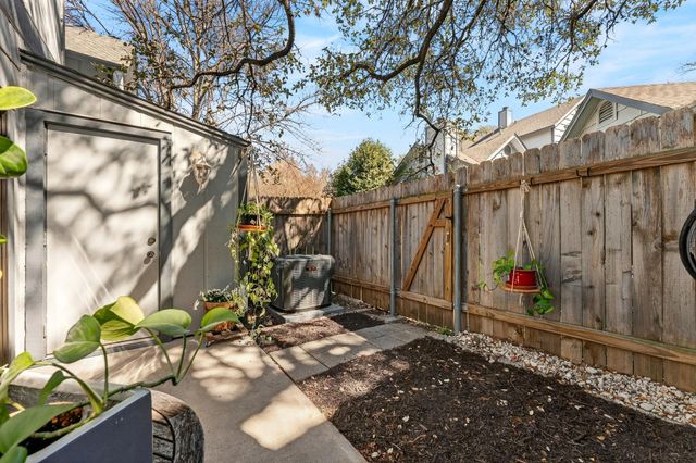 1411 Gracy Farms LN 118, Austin, TX 78758