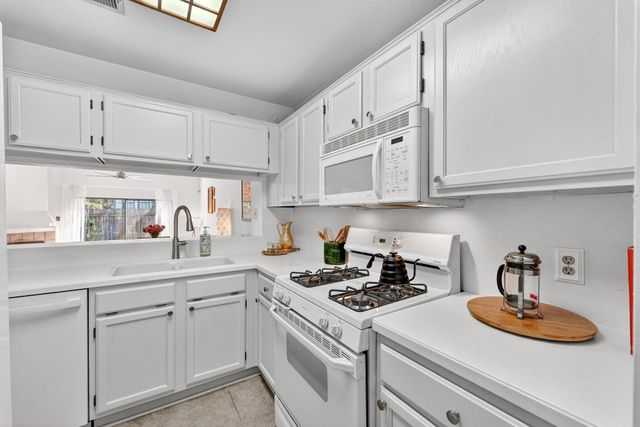 1411 Gracy Farms LN 118, Austin, TX 78758