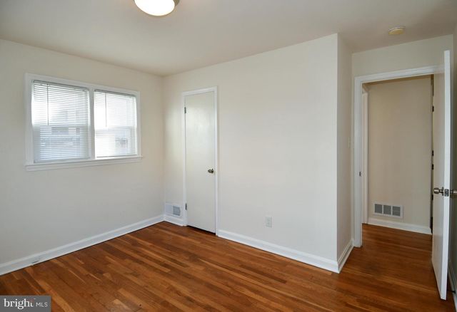 1316 S DINWIDDIE ST, Arlington, VA 22206